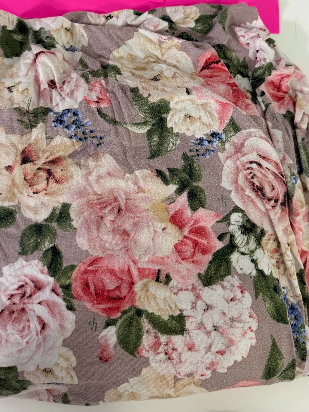 Floral Rose Print Stretch crib sheet - Pink & Cream Roses